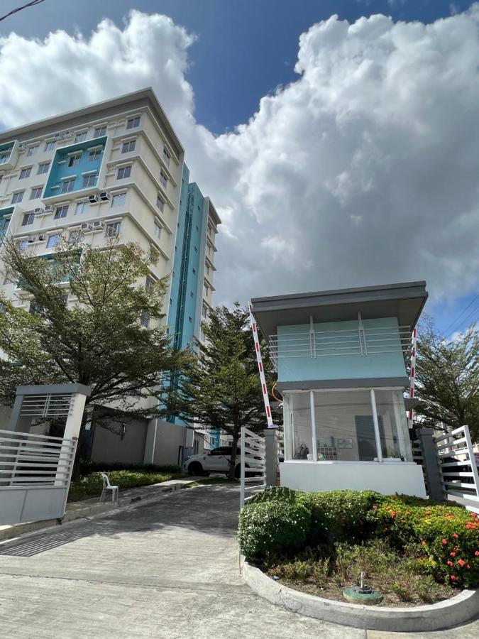 City Center - Front Of Iloilo Esplanade 2Br Condo Exterior photo