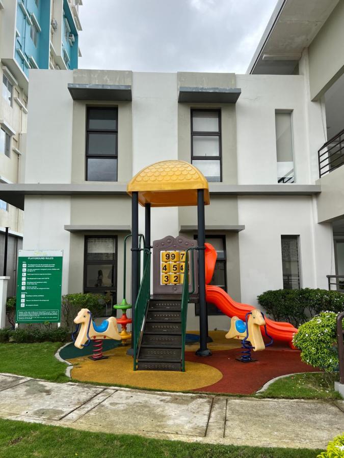 City Center - Front Of Iloilo Esplanade 2Br Condo Exterior photo